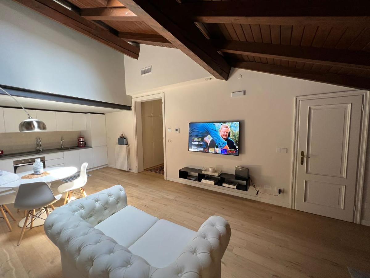 Il Salotto Sul Rio Apartman Mantova Kültér fotó