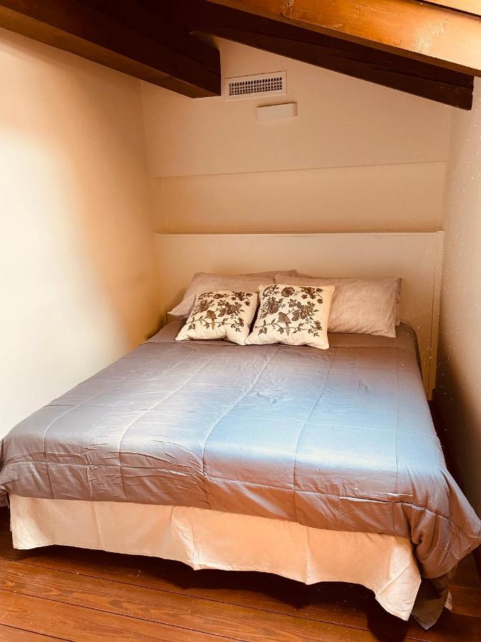 Il Salotto Sul Rio Apartman Mantova Kültér fotó